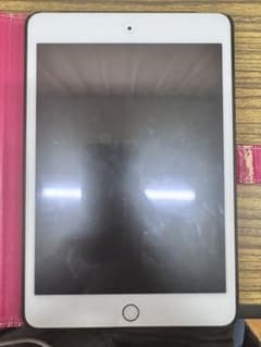 Apple iPad mini 4 本体 バッテリー100% ケース付属　箱無し Apple iPad mini 4 バッテリー100% ケース付属 箱無し - メルカリ