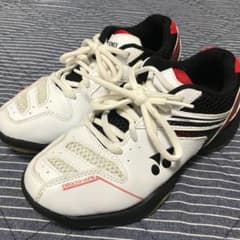 ヨネックス バドミントンシューズ　21.5㎝のサムネイル
