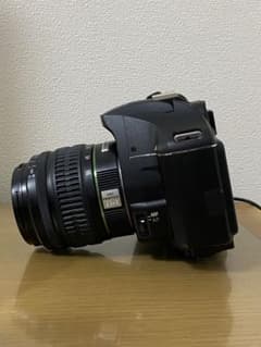 単三電池で動くPENTAX K-m 、18-55mm 、ハンドストラップつき 単三電池で動くPENTAX K-m 、18-55mm 、ハンドストラップつき