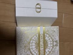 Dior ホリデー限定商品のサムネイル