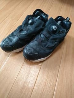 本革 レザー ポンプフューリー ブラックのサムネイル