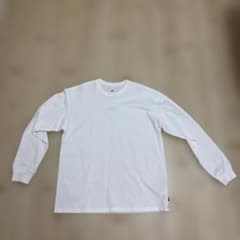NIKE プレミアム エッセンシャル ロングスリーブ Tシャツ Lサイズ　未使用のサムネイル