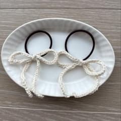 ハンドメイド かぎ針編みリボンヘアゴム2個セットラメ入りクリームカラー イエローのサムネイル
