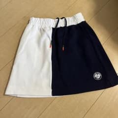 LACOSTE ハーフ＆ハーフ スカート M ホワイト/ネイビーのサムネイル