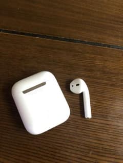 早い者勝ち‼️ Apple AirPods 第二世代 ケース 右耳のみ 純正品です
