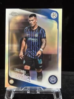 Topps Chrome Lautaro Martinez カードのサムネイル
