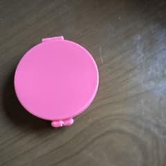 ピンク コンパクトミラー 裁縫セット付きのサムネイル