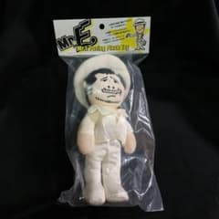 新品 Mr.E ポージングぬいぐるみ (白スーツ) 矢沢永吉 - メルカリ
