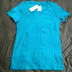 ユニクロのTシャツのサムネイル