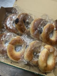 ㉑【11日焼き12日発送】ベーグル8個入り(ネコポス) - メルカリ
