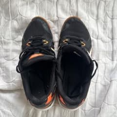 ASICS バレーボールシューズ ブラック オレンジのサムネイル