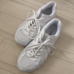 スニーカー 白 asics 値下げしました！のサムネイル