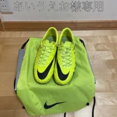 NIKEのサムネイル