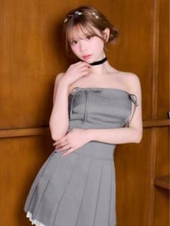 ストラップレス グレー ミニドレスのサムネイル
