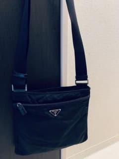 PRADA三角プレートショルダーバックのサムネイル