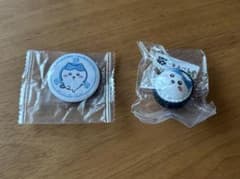 くら寿司ちいかわ　ハチワレ　びっくらポン　キーホルダー　缶バッチ　2点セットのサムネイル