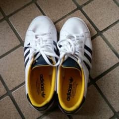 値下げ!!!Adidasのスニーカーです！のサムネイル