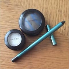 mac アイシャドウとアイライナーセットのサムネイル