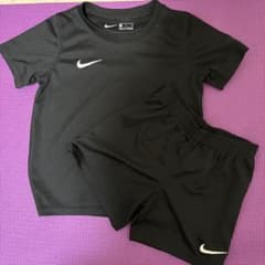 NIKE サッカーウェア　上下セットのサムネイル