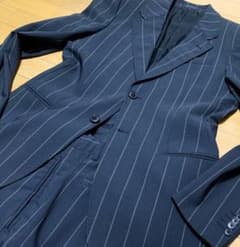 【Emporio Armani】ストライプスーツ　黒のサムネイル