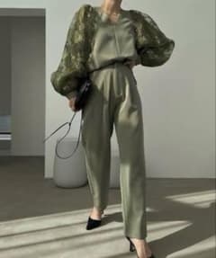 【美品】Willfully 2way volume sleeve セットアップのサムネイル
