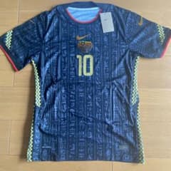 ぼ*ん様 エジプト代表 10番 モハメド サラー NIKE ゴールド ユニフォー エジプト代表 10番 モハメド サラー NIKE ゴールド ユニフォーム | Mercari