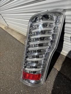 NV350キャラバン 社外LEDブレーキランプ右テール ヴァレンティ - メルカリ