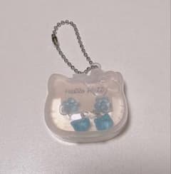 【新品•未使用】Hello Kitty フラワー ピアス ブルー