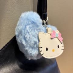 ハローキティ ふわふわファーチャームBOOKのサムネイル