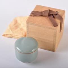 茶道具　諏訪蘇山作　青磁　桃　香合　堀内宗完（兼中斎）極め箱　V　R8201 茶道具 諏訪蘇山作 青磁 桃 香合 堀内宗完（兼中斎）極め箱 V