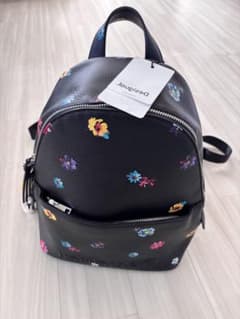 Desigual 花柄リュック.のサムネイル