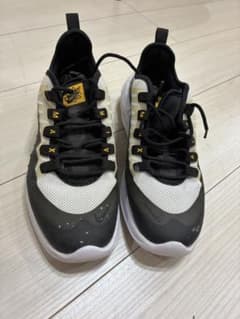 NIKE AIR MAX スニーカー ホワイト ブラック イエローのサムネイル