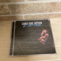 カーリーレイジェプセン CARLY RAE JEPSEN EMOTIONのサムネイル