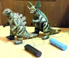 二体★超貴重‼️★バラゴン&ゴジラ‼️ブリキ電動❣️リモコン歩行 ❣️ ‼️現状品 二体☆超貴重‼️☆バラゴン&ゴジラ‼️ブリキ電動❣️リモコン