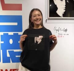 新品 小泉今日子 コイズミ 記念鑑 フォトTシャツ ブラック - メルカリ