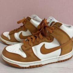 ナイキ ダンク ハイ レトロ SE "モナーク"のサムネイル