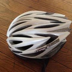 サイクリングヘルメットのサムネイル