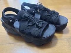 ナイキ　エアマックスココ　24センチ　オールブラック　厚底のサムネイル