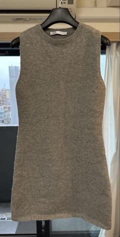 ZARA ノースリーブ ニット ベスト グレーのサムネイル