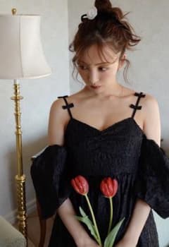 新品タグ付き　Rosy luce CAMISOLE DRESS 完売　Sサイズのサムネイル