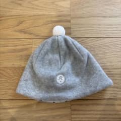 bebe グレー ポンポン付き フリース帽子