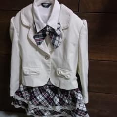 女の子120㌢フォーマルスーツ3点セットのサムネイル