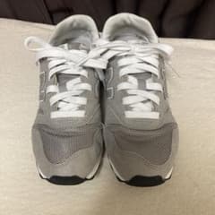 New Balance グレー スニーカーのサムネイル