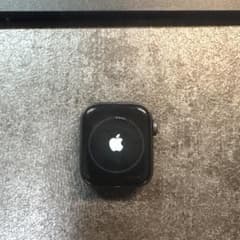 ラ*イ様 Apple Watch SE 第一世代　本体 ブラック　40mmのサムネイル