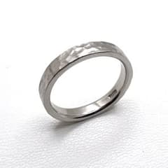 プラチナpt900リング槌目 幅3.6㎜ 17.5号 7.52 g オリジナル - メルカリ