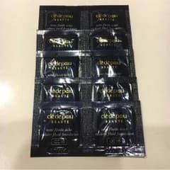 クレドポーボーテタンフリュイドエクラ リキッドタイプ オークル10のサムネイル