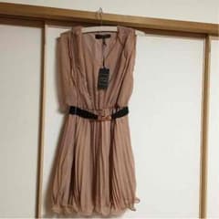 れい様専用   結婚式パーティに ベージュ シルクワンピース新品のサムネイル