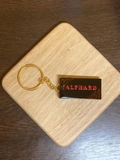 アルファード　キーホルダー　ハンドメイド　ゴールドチャーム　アクセサリーのサムネイル