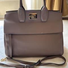 フェラガモ Ferragamo スタジオバック 2way トートバッグ 茶色 - メルカリ