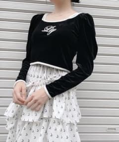 【新品未着用】lilLily バックオープンベロアトップスblackのサムネイル